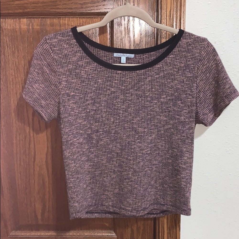 Slightly cropped formfitting shirt size medium